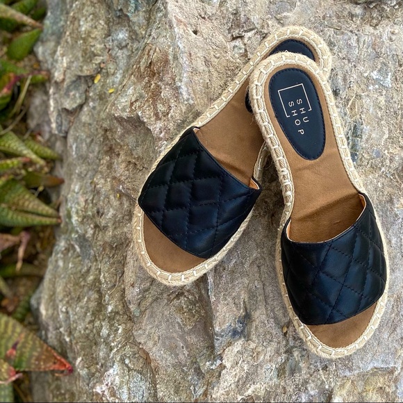 Cute Black Quilted Slip-On Sandals by Shu Shop ~ Great for a Wider Foot - Picture 4 of 7